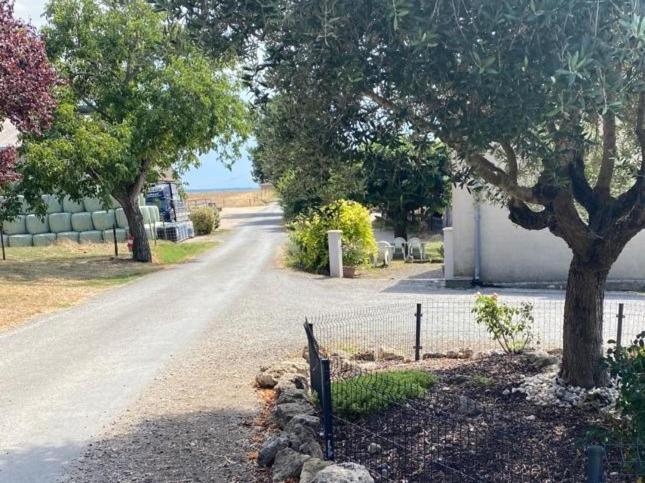 Gite A La Ferme - Confort & Nature Senouillac Exteriör bild